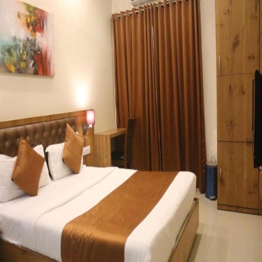 Octave Hotel Grandeur Mumbai  Buitenkant foto