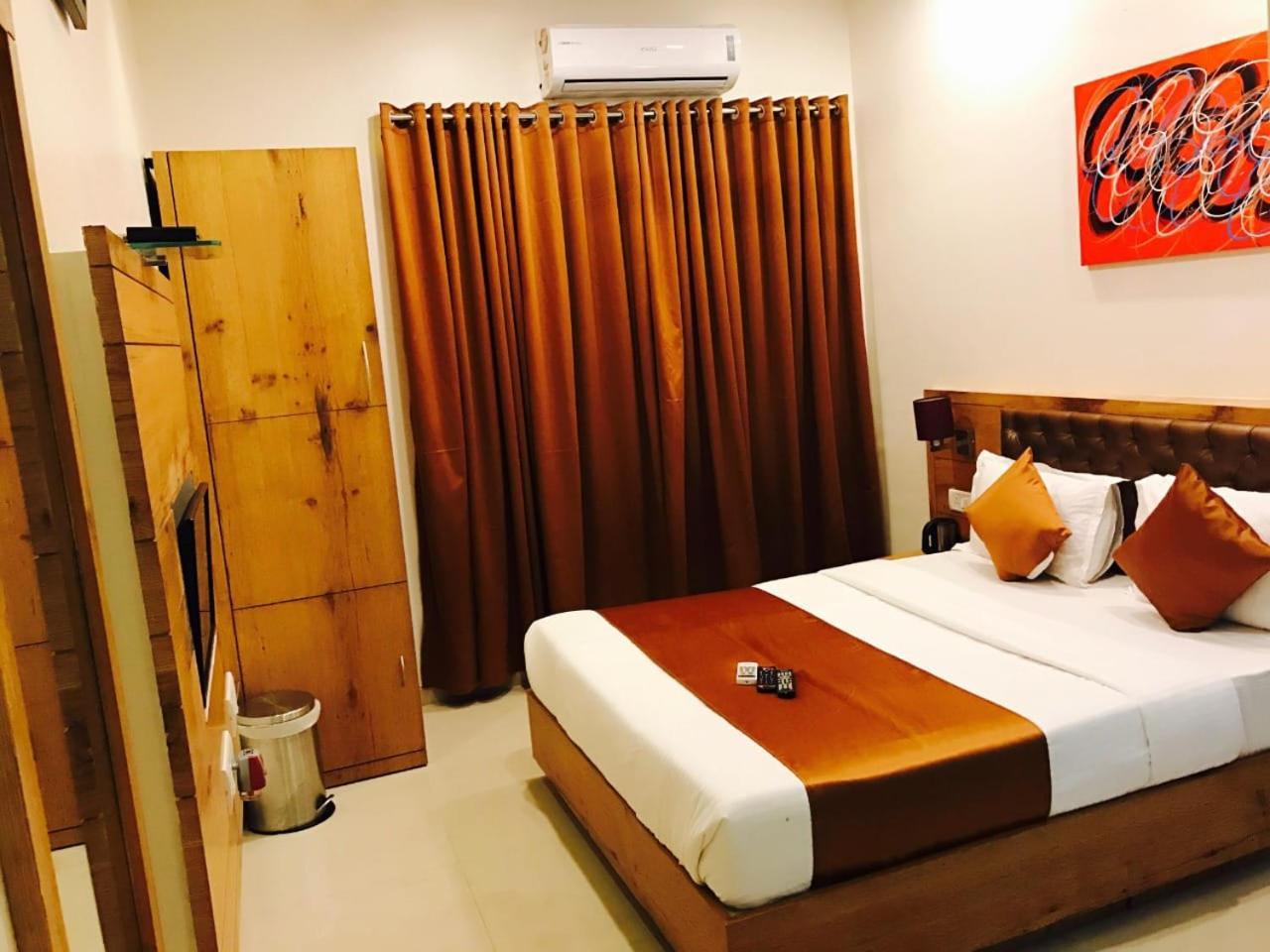 Octave Hotel Grandeur Mumbai  Buitenkant foto