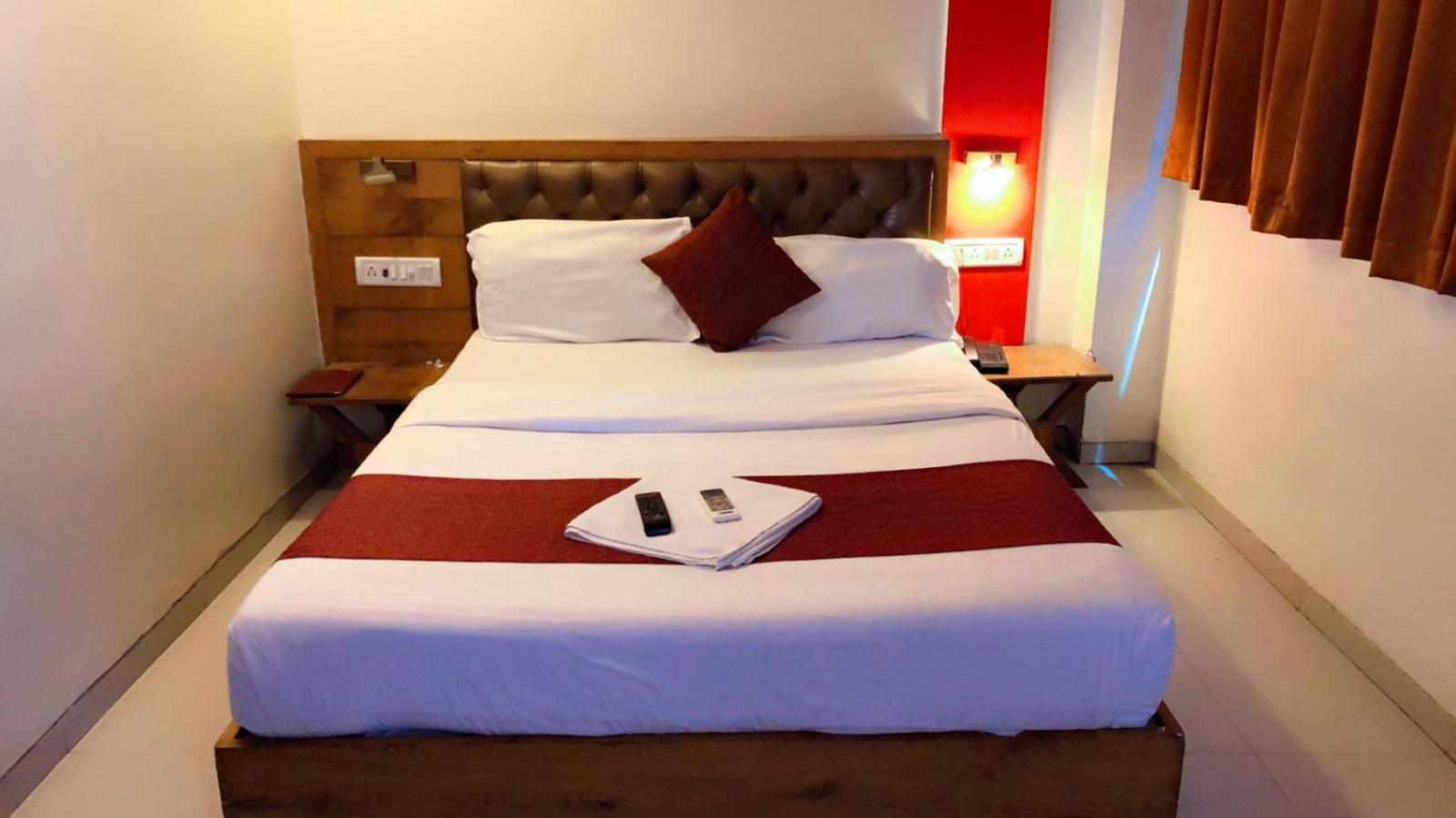 Octave Hotel Grandeur Mumbai  Buitenkant foto